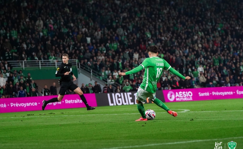 Illustration : "Mercato ASSE : Kilmer Sports prêt à investir lourdement pour un été historique"