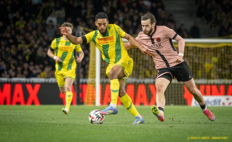 Illustration : "Mercato Nantes : Un club français emblématique fait les yeux doux à Kita pour vendre un défenseur !"