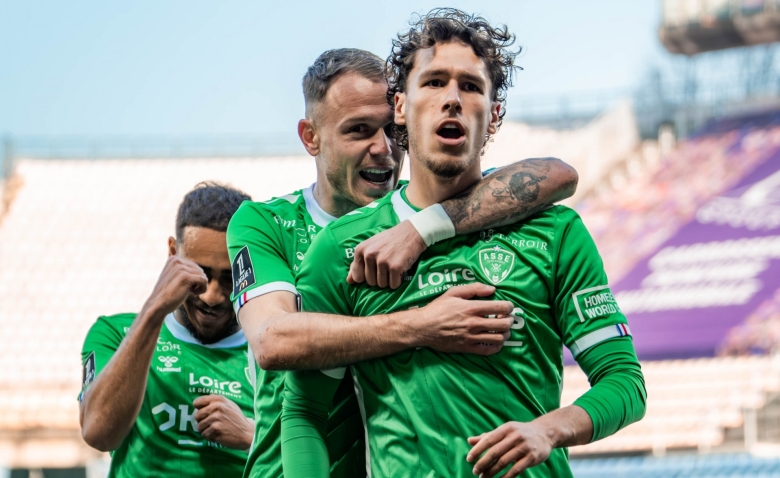 Illustration : "Mercato ASSE : Un prodige offensif sur le départ, son successeur déjà tout trouvé !"