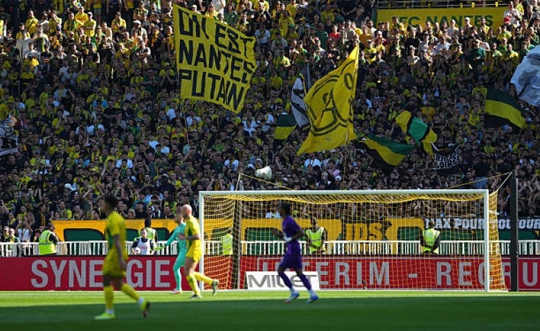 Illustration : "Mercato Nantes : Un futur crack enrôlé par les Canaris en parallèle du transfert Simon ?"