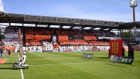 Illustration : "Mercato Lorient : Les Merlus doublent un club français emblématique pour la signature d'un avant-centre !"