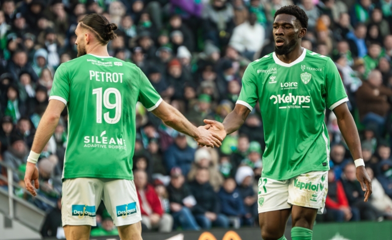 Illustration : "Mercato ASSE : Un départ se dessine pour un Vert pourtant présent à l'entraînement !"