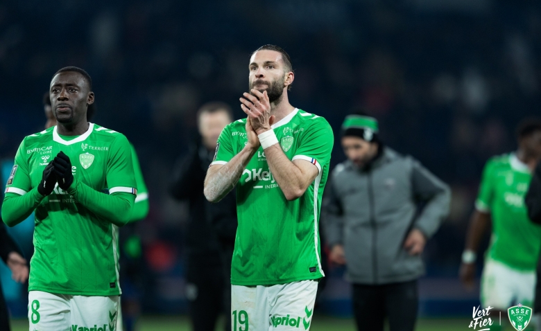 Illustration : "Mercato ASSE : Un prodige stéphanois réclame son transfert vers un club de Ligue 1 !"