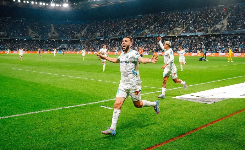 Illustration : "Mercato OM : Longoria prêt à sortir le grand jeu pour s'attacher les services d'un défenseur de Premier League ?"