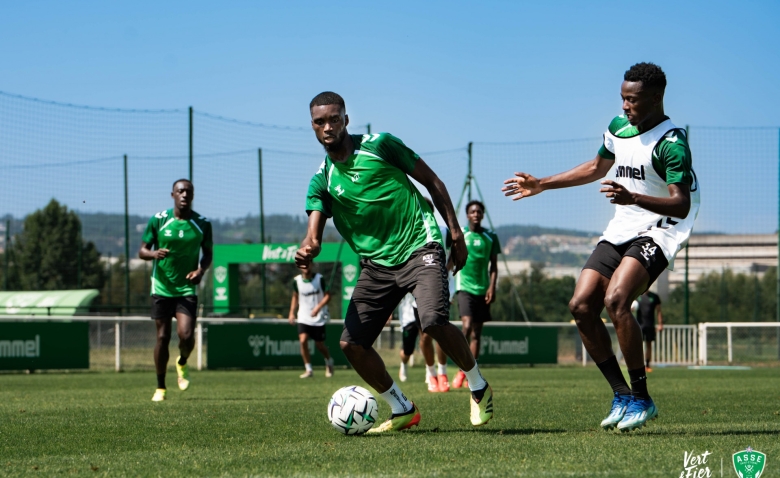 Illustration : "Mercato ASSE : Les Verts relancent une stratégie prête à rapporter"