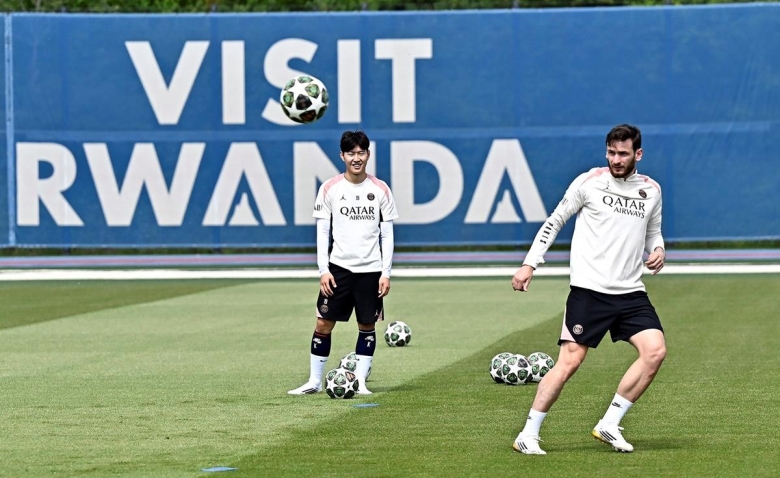 Illustration : "Mercato PSG : Un remplaçant approuvé par le coach pour la saison prochaine"