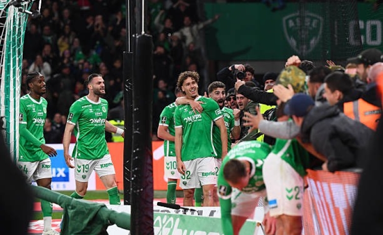 Illustration : "Mercato ASSE : Plusieurs mouvements majeurs vont scotcher les supporters au cœur de l'été !"