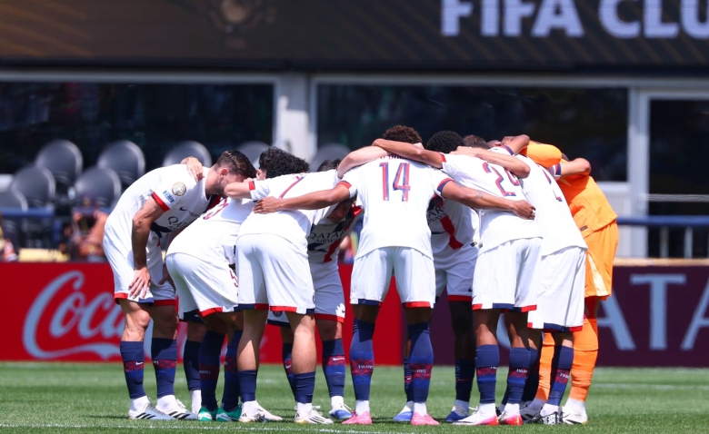 Illustration : "Mercato PSG : Un événement familial surprend le staff avant le duel contre Messi"