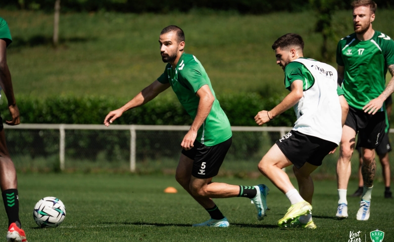 Illustration : "Mercato ASSE : Un ex?Vert libéré, sa prochaine destination en question"