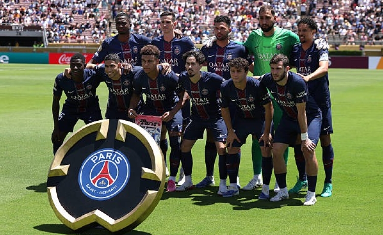 Illustration : "Mercato PSG : Un gros poisson de Premier League prêt à lâcher le pactole pour un indésirable ?"