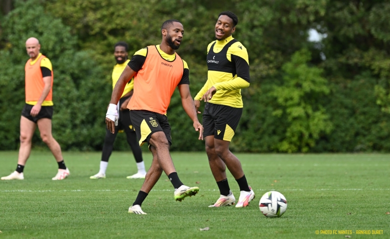 Illustration : "Mercato FC Nantes : Un défenseur expérimenté recruté gratuitement"