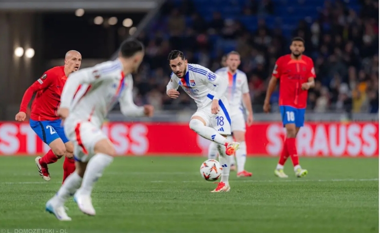 Illustration : "Mercato OL : Un grand d'Europe se positionne pour un attaquant "