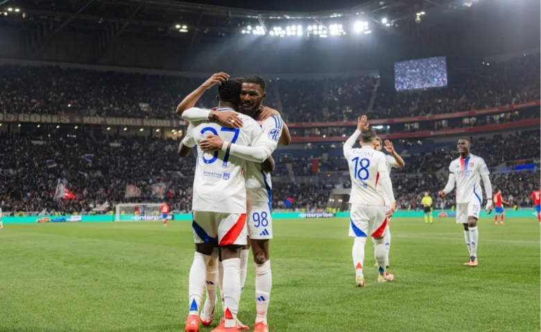 Illustration : "Mercato OL : Panique générale après l’annonce de la rétrogradation"