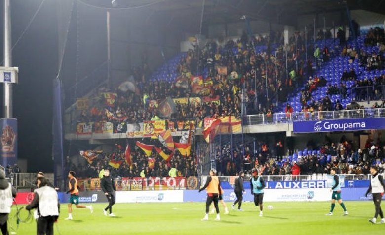 Illustration : "Mercato Lens : Quatre départs officialisés par les dirigeants aux abords de l'été "