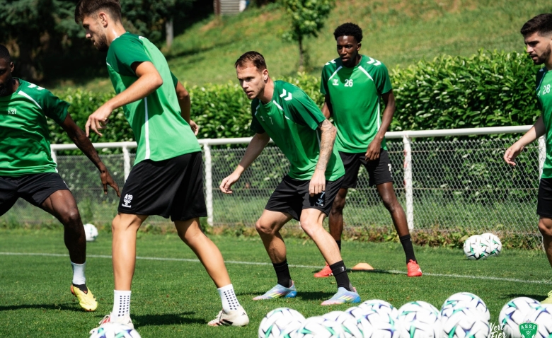 Illustration : "Mercato ASSE : Plusieurs retours et des départs avortés pour le plus grand bonheur des supporters ?"