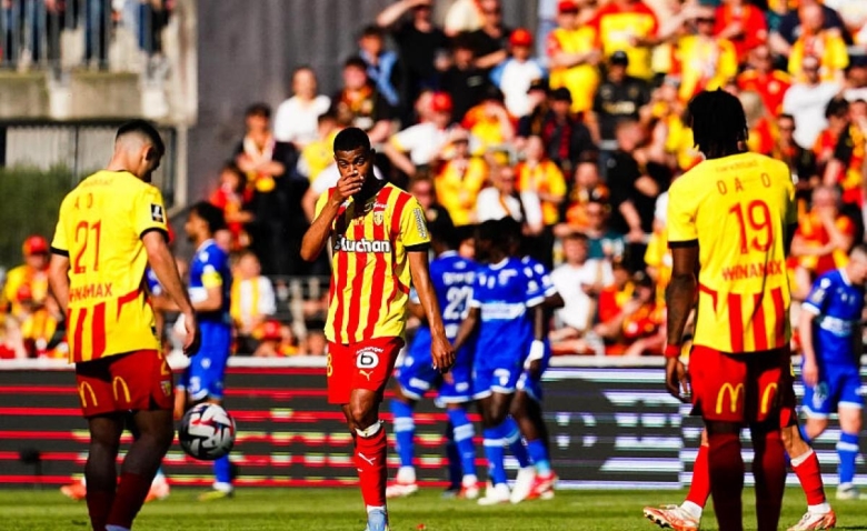 Illustration : "Mercato RC Lens : Un blocage inattendu relance le dossier"