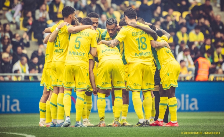 Illustration : "Mercato FC Nantes : Un pilier défensif quitte le navire"