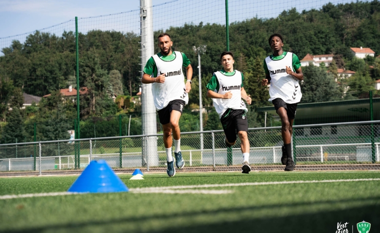 Illustration : "ASSE : Une excellente nouvelle tombe pour les supporters en prévision de la rentrée en L2 !"