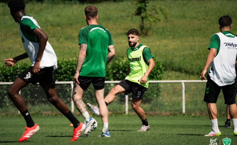 Illustration : "Mercato ASSE : Un ancien Vert tout proche d'effectuer son retour à Saint-Etienne !"