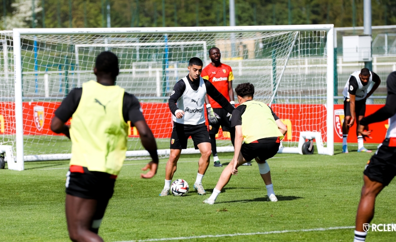 Illustration : "Mercato Lens : Un premier coup dur pour Sage sur le marché des transferts "