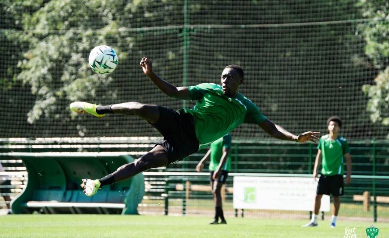 Illustration : "Mercato ASSE : Le départ d'un grand acteur de la montée en Ligue 1 officialisé par le club !"
