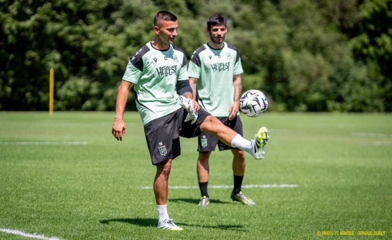 Illustration : "FC Nantes : Déjà une première mésentente à venir entre Castro et la famille Kita ?"