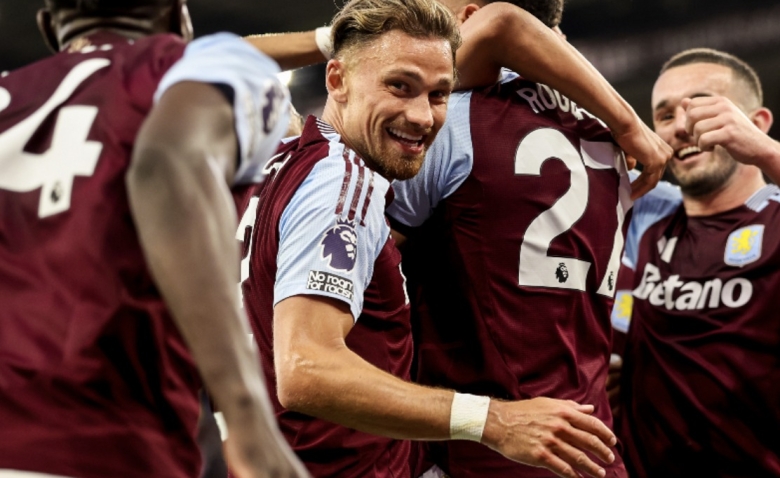 Illustration : "Mercato PSG : Des négociations entamées pour le départ d'un milieu de terrain"