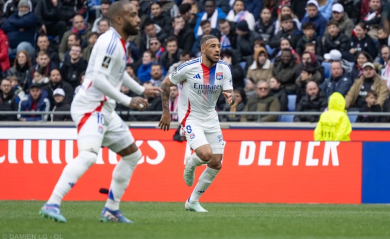 Illustration : "Mercato OL : Un ex-Marseillais en pleine tourmente tout proche d'un départ au Qatar !"