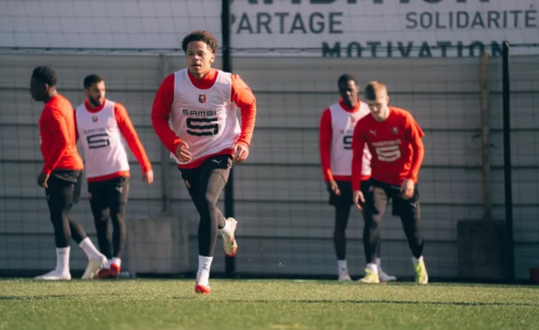 Illustration : "Stade Rennais : Un premier recadrage effectué par Beye avant même le début de la saison"