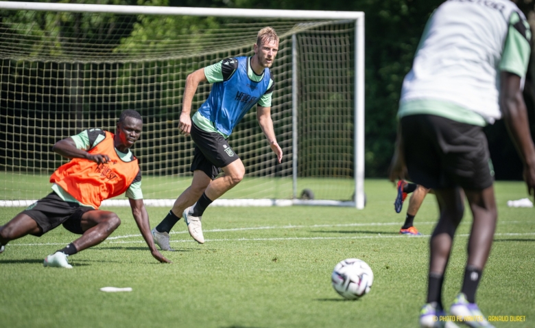 Illustration : "FC Nantes : Un gros préjudice causé dans le groupe de Castro après la perte de plusieurs Canaris"