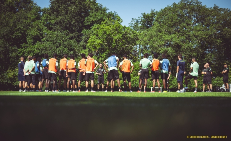 Illustration : "Mercato Nantes : Un premier coup de poker signé Castro pour la signature d'un milieu offensif !"