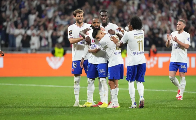 Illustration : "OL : Une terrible décision de l'UEFA vient enfoncer les Gones dans la crise "