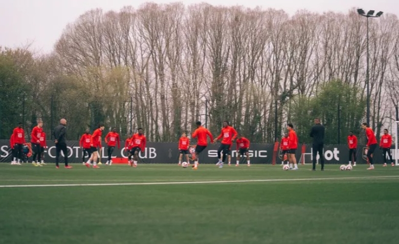 Illustration : "Mercato Rennes : Une vente lucrative et inespérée en passe de voir le jour au SRFC !"