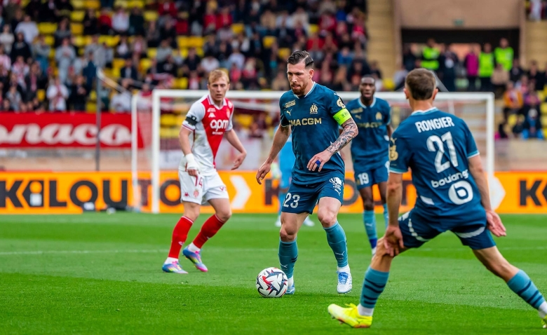 Illustration : "Mercato OM : Longoria tranche entre deux profils "