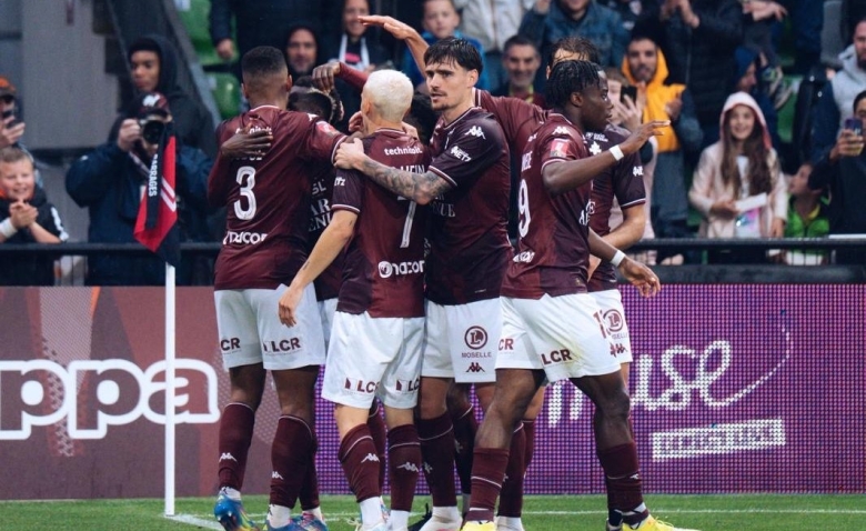 Illustration : "Mercato Metz : Un départ majeur relancé contre toute attente malgré le retour en L1"