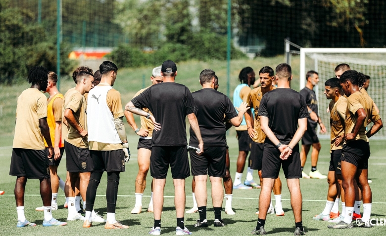 Illustration : "RC Lens : De grands axes d'amélioration évoqués par Sage après le nul contre Bologne"