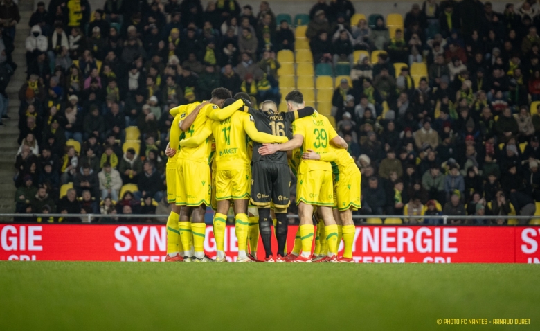 Illustration : "Mercato Nantes : Un club surprise de Ligue 1 prêt à débourser 40M€ pour un Canari !"