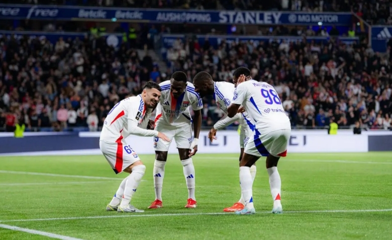 Illustration : "OL : Deux ultimes motifs d'espoir pour la survie du club dans l'élite !"