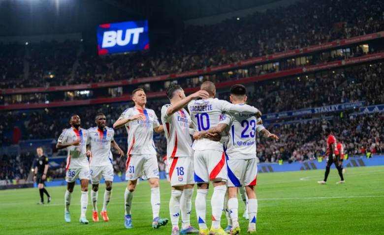 Illustration : "OL : Une nouvelle folie préparée par Textor après sa mise en retrait à Lyon "