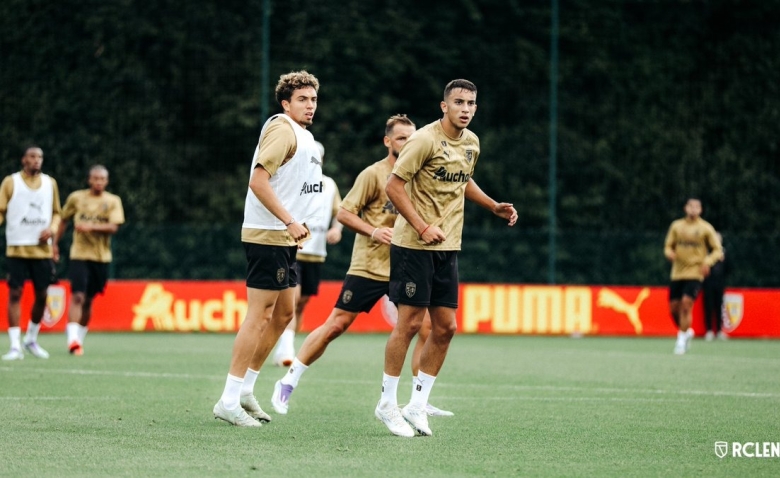 Illustration : "Mercato RC Lens : Un rebondissement inattendu dans un dossier clef"