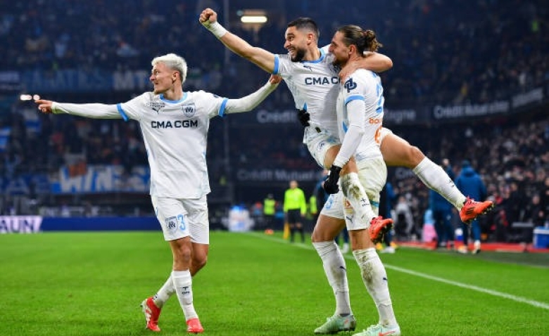 Illustration : "Mercato OM : Une signature de premier plan bientôt acté pour le retour en Ligue des Champions !"