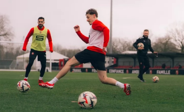 Illustration : "Mercato Rennes : Un attaquant du SRFC se relance en deuxième division turque"