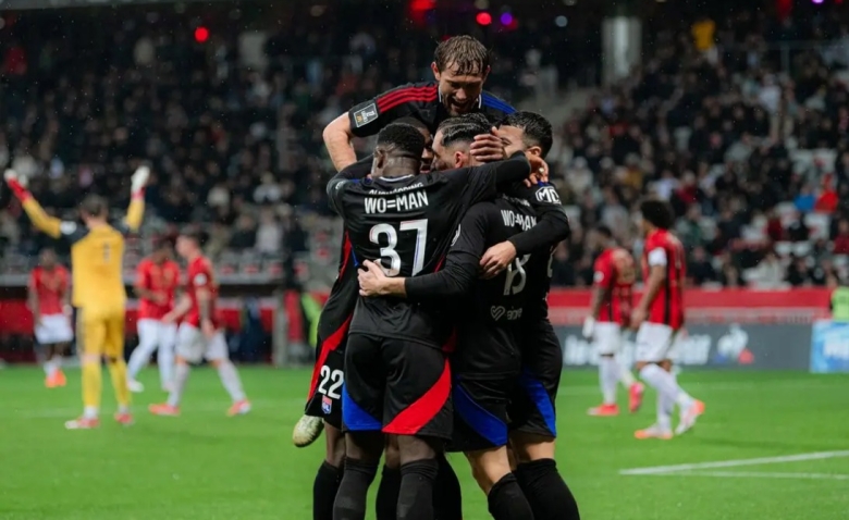 Illustration : "OL : Un club de Premier League fou furieux après le sauvetage miraculeux de l'OL"