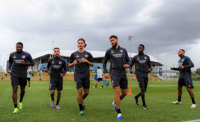 Illustration : "Mercato OL : Un joueur blessé de retour de prêt plonge dans le flou sur son avenir"