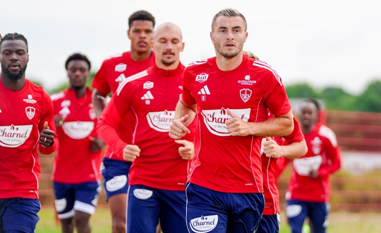 Illustration : "Mercato Brest : Un pensionnaire ambitieux de Premier League fait les yeux doux à un Brestois "