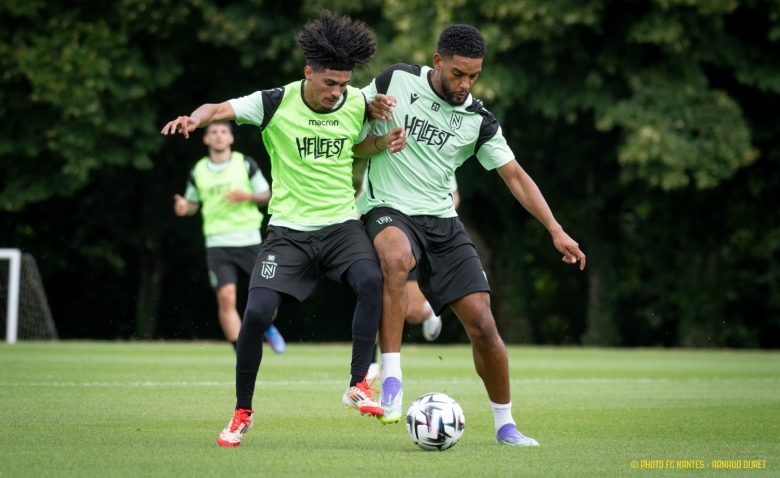 Illustration : "Mercato Nantes : Un attaquant vedette de Ligue 1 ciblé pour pallier au départ d'Abline !"