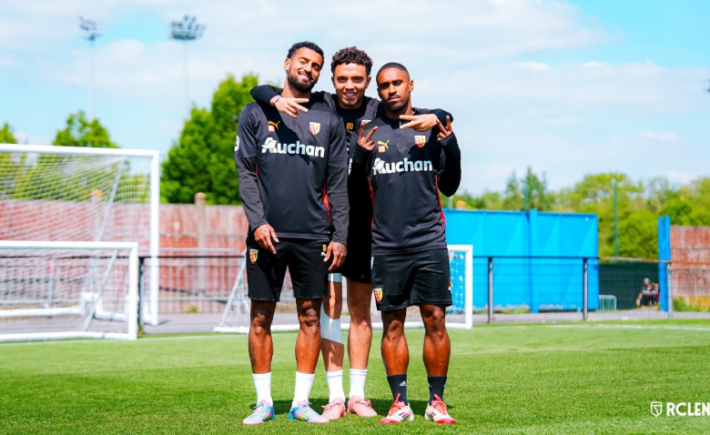 Illustration : "Mercato RC Lens : Un possible forfait inquiète à quelques semaines de la reprise"