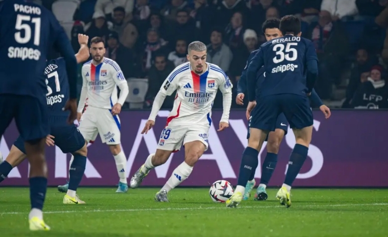 Illustration : "Mercato OL : Vente annulée, un départ bloqué pour raisons juridiques"