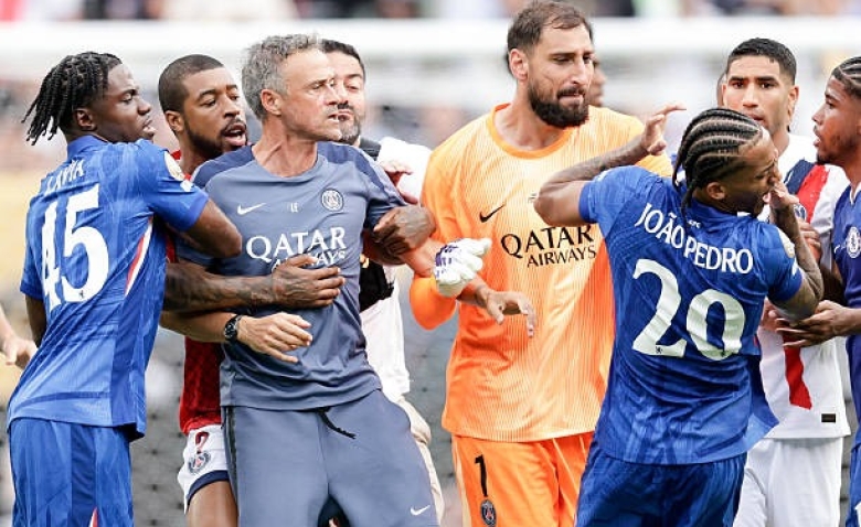 Illustration : "PSG : Que risque Luis Enrique après son pétage de plomb en finale de Coupe du Monde des Clubs ?"