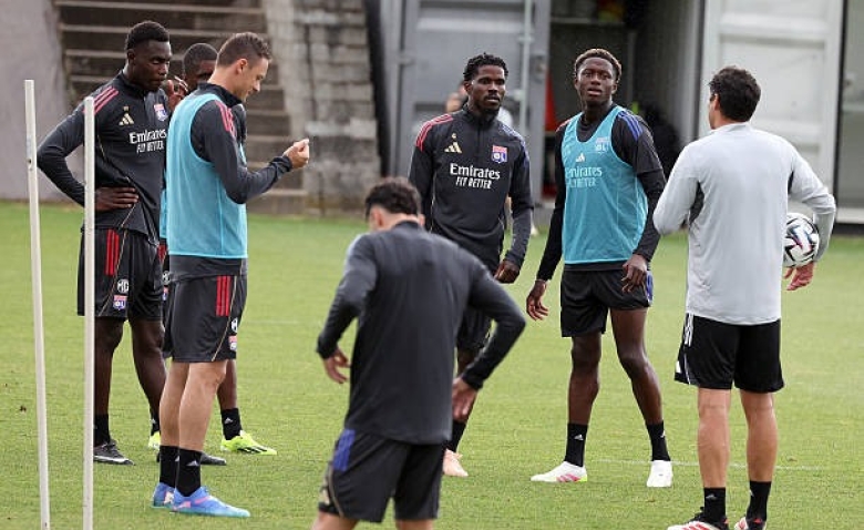 Illustration : "Mercato OL : Un international français ciblé pour renforcer l'effectif de Fonseca !"